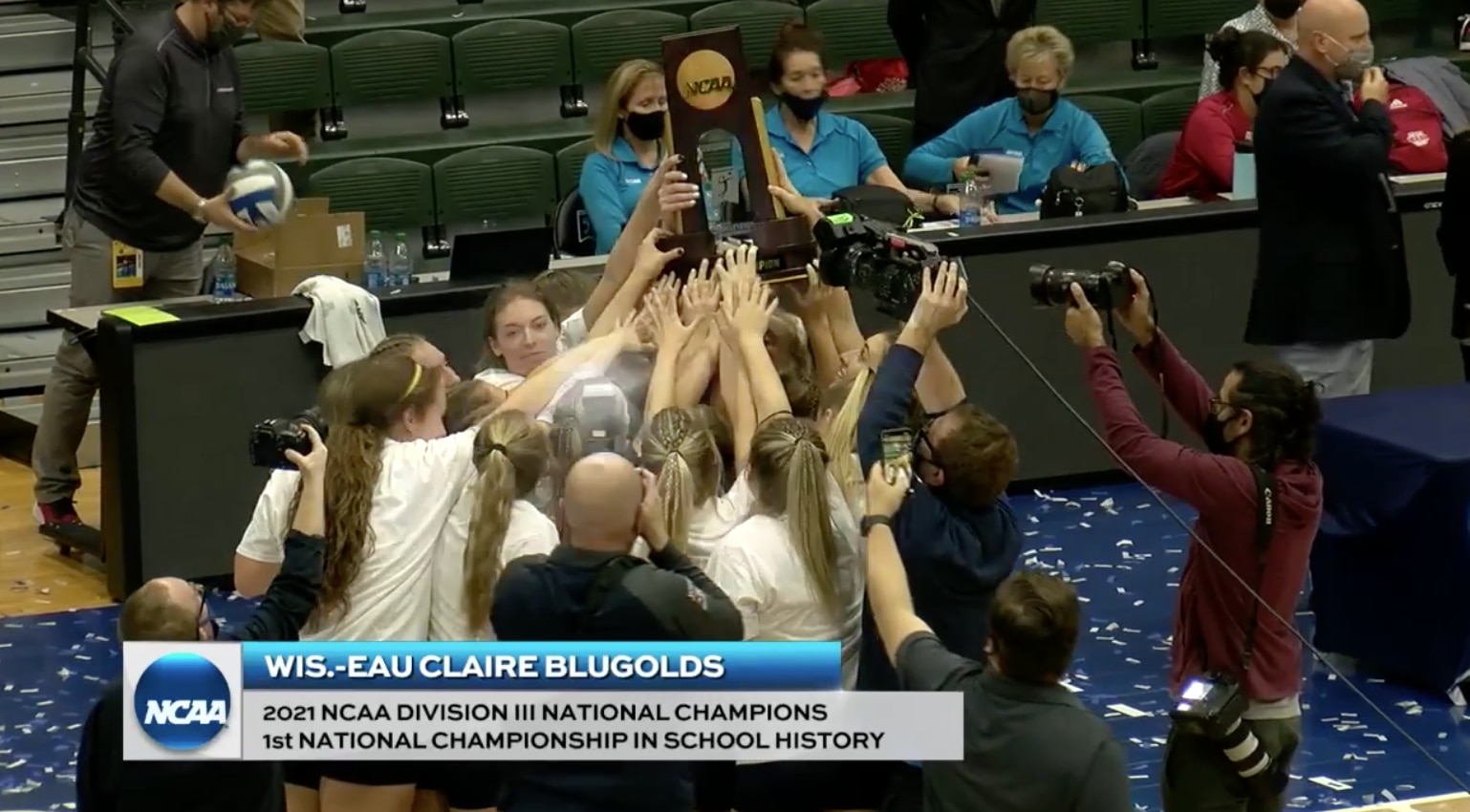 Wisconsin eau claire volleyball national champions trophy 2021 diii